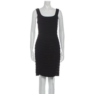 Carmen Marc Valvo Women's Scalloped Ribbed Tiered Sheath Dress Midi Size 8 Black